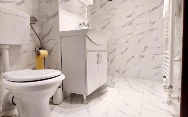 Lovely and extra spacious 1 bedroom, 1 bath.