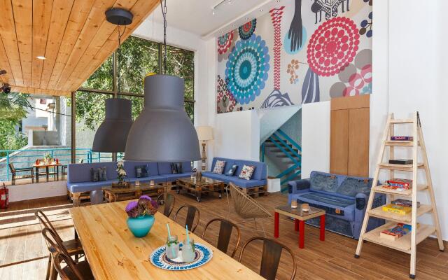 STAY Rhodes HoStel & Bar