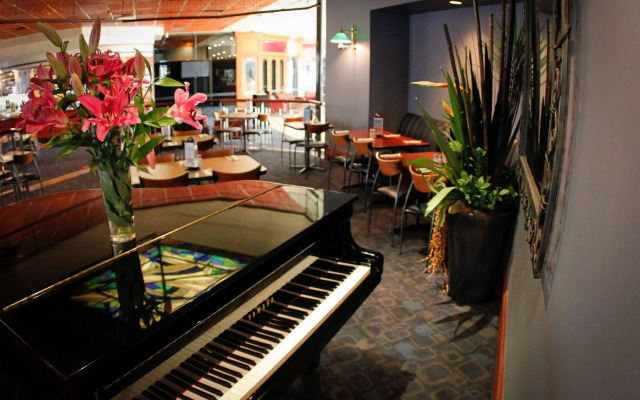 Nightcap at Matthew Flinders Hotel