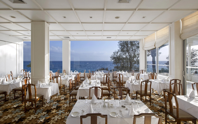 Grecian Sands Hotel