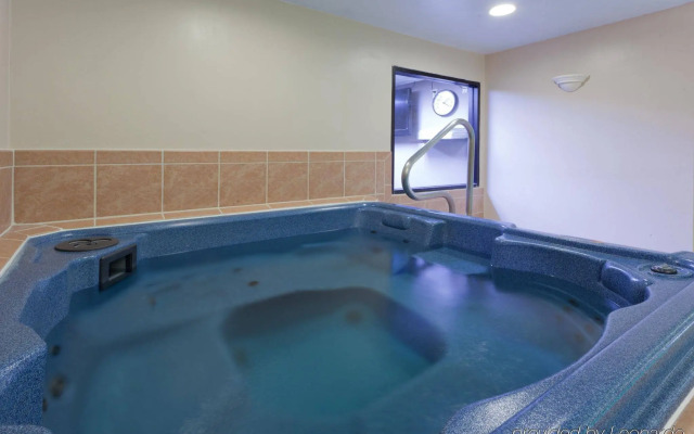 Holiday Inn Express Suites Charleston by IHG