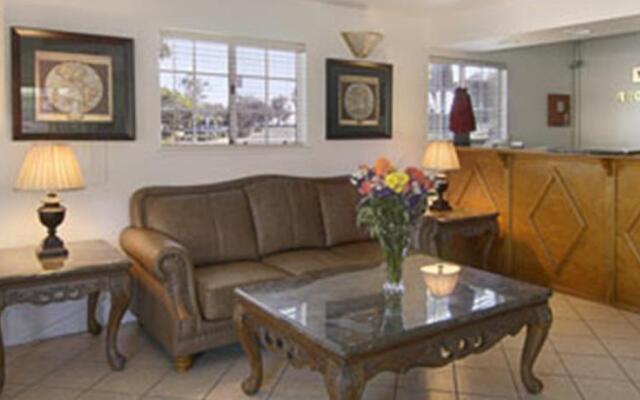 Days Inn Salinas Airport