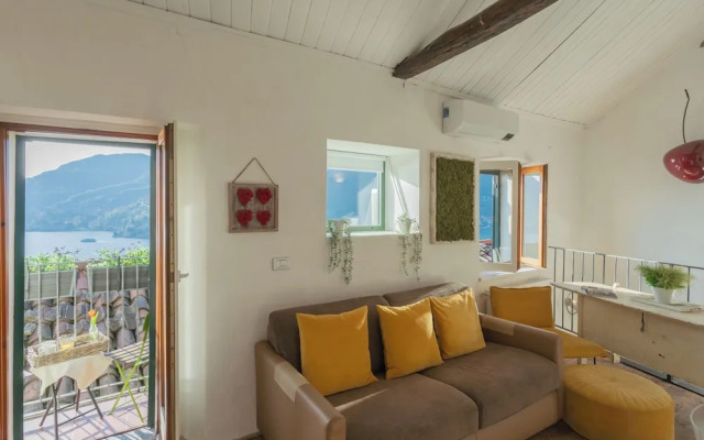 The Green Nest by Lake Como by Rent all Como