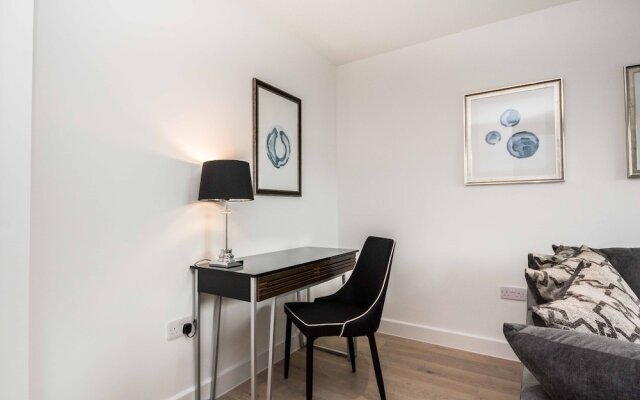 Royal Crescent Apartments Vittrum Suites