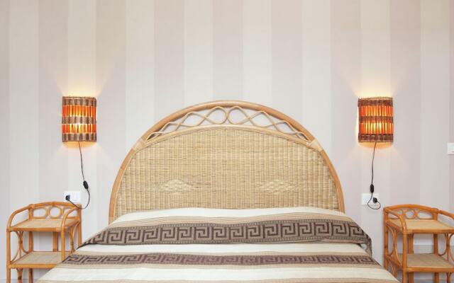 Elegant Holiday Home With Terrace, Parking, Fenced Garden