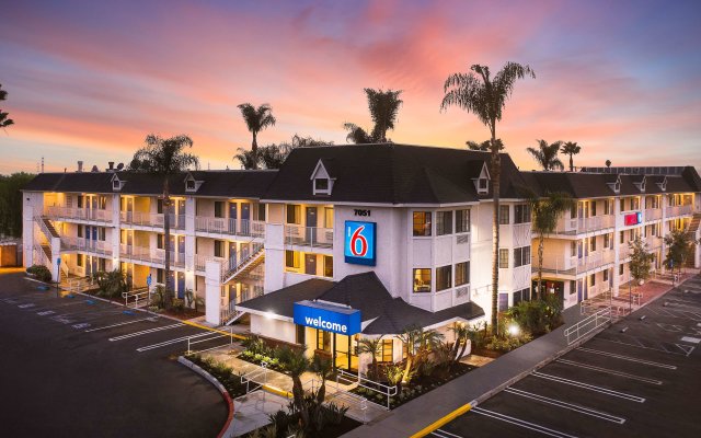 Motel 6 Buena Park, CA - Knotts Berry Farm - Disneyland