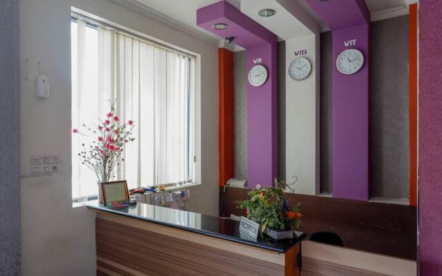 RedDoorz near Monumen Habibi Ainun