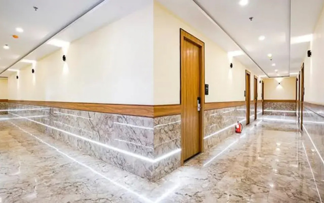 Fabhotel 7 Square