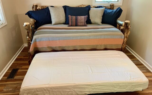 Townsend Hillside Hideaway