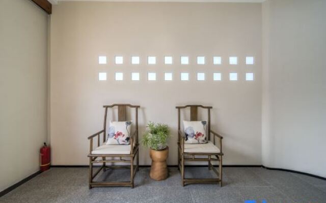 Zeyishan Homestay (Jiuhuashan Scenic Area Transfer Center)