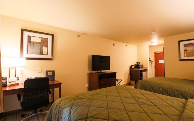 Cobblestone Hotel & Suites
