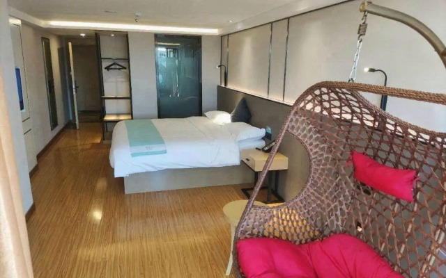 Xana Lite Beijing Shunyi Fengbo Metro Station