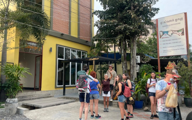 Neakru Guesthouse and Restaurant