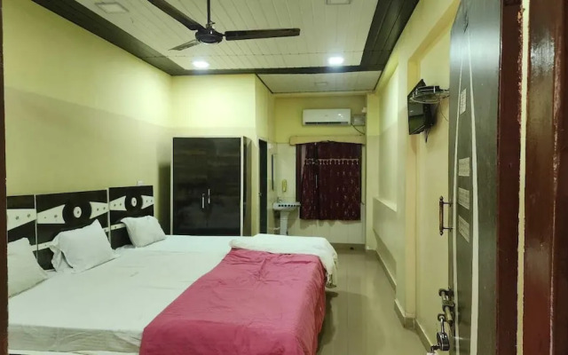 Ghansar Lodge maharastra AC Room