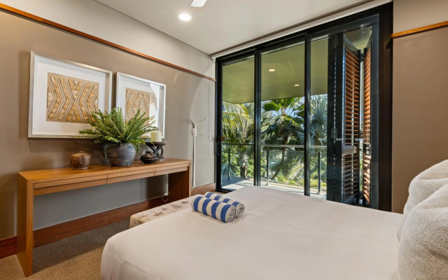 Yacht Club Villas