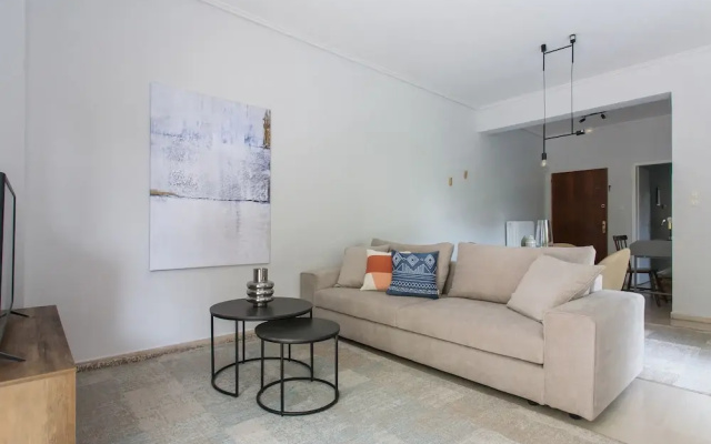 Pleasant 2BR Apartment near HELEXPO