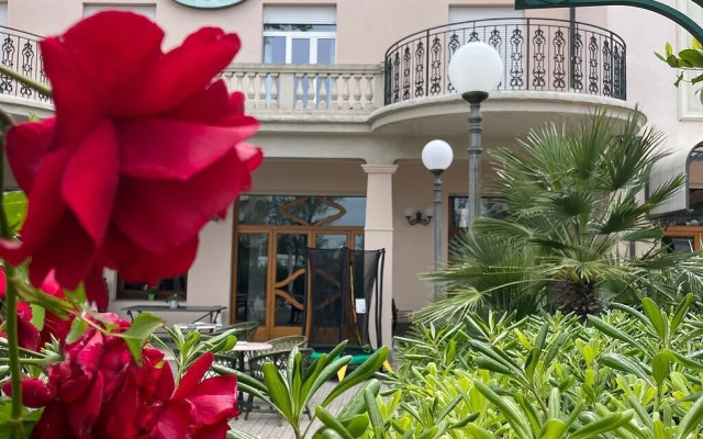 Palace Hotel Domus Mea