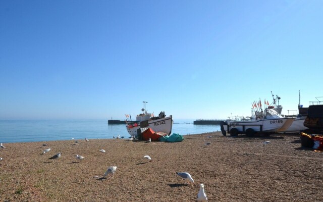 Modern Holiday Home in Hastings Kent With Garden
