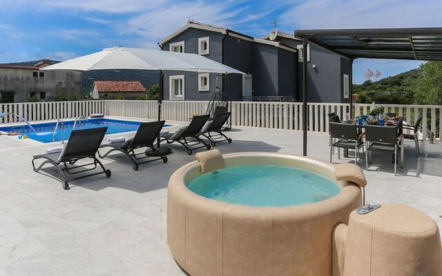 Alluring Villa in Marina With Swimming Pool