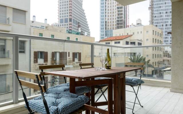 3 BDR Balcony W Parking by Banana Beach