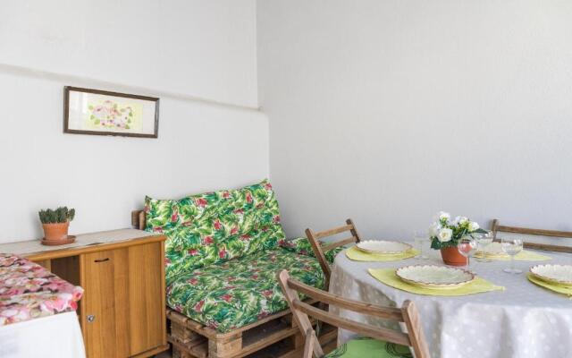 2 Bedroom house and Garden Lounge