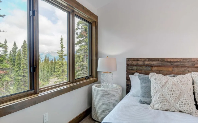 6 Diversion Lane 5 Bedroom Home by Moonlight Basin Lodging
