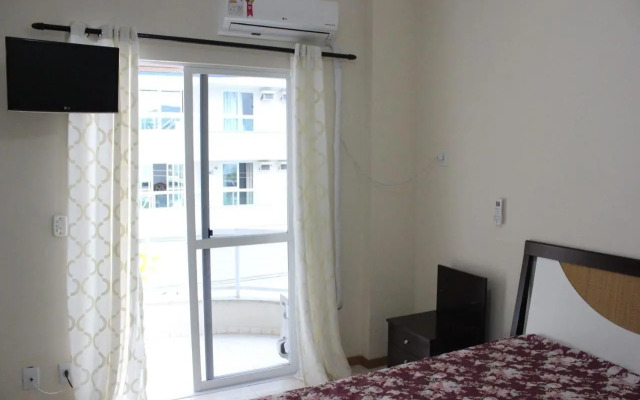Apartamento em Meia Praia