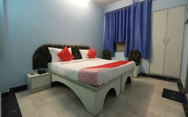 OYO 12019 Hotel Anuja
