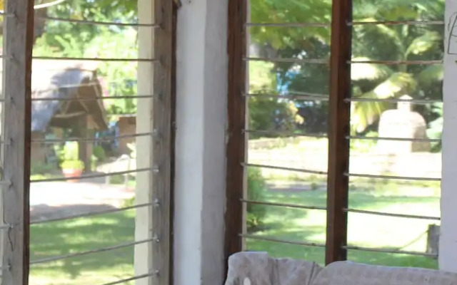 Nkhudzi Beach Lodge