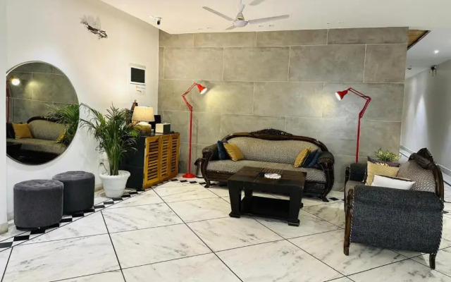 Divine Inn Hotel Rajouri Gardan