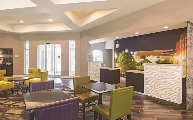 La Quinta Medical Center