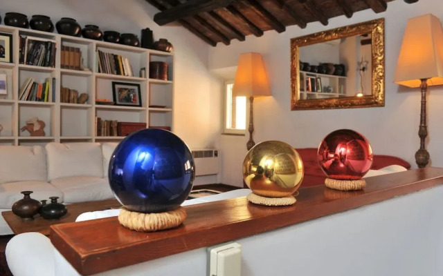 Unique 3 Bed Flat in the Heart of Trastevere