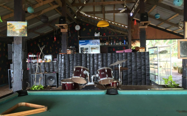 Banana Sunset Bar & Bungalows