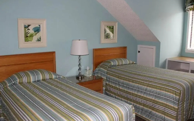 Richmond Park Three-bedroom Apartment 11-D