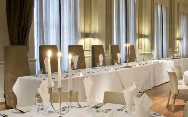 The Met Hotel