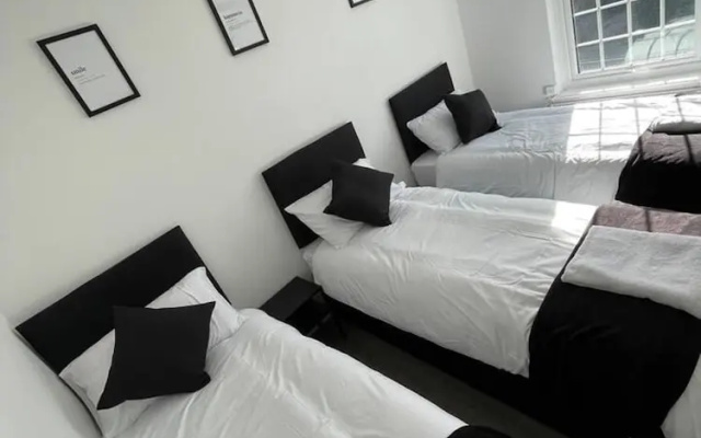 Luxury Spacious 2-bed House in Brentwood Essex
