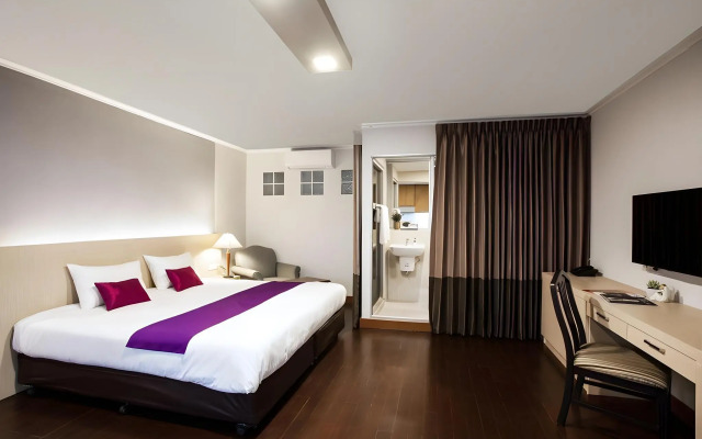 The Step Sathon