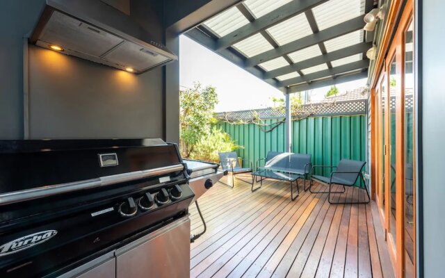 Renovated 3 Bedroom Family Home in Richmond With Parking