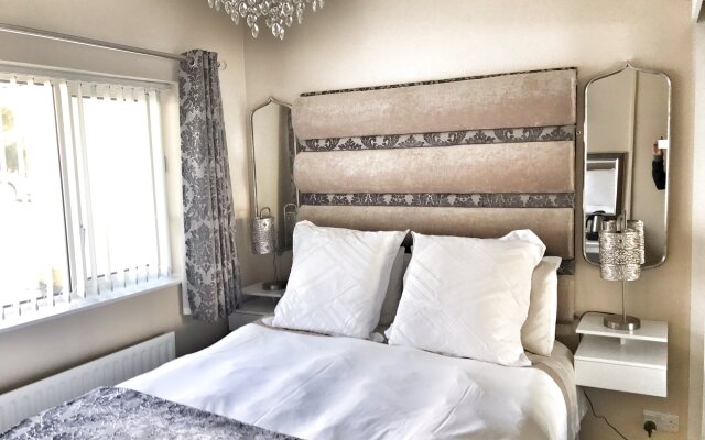 Elagh View B B King En-suite Room