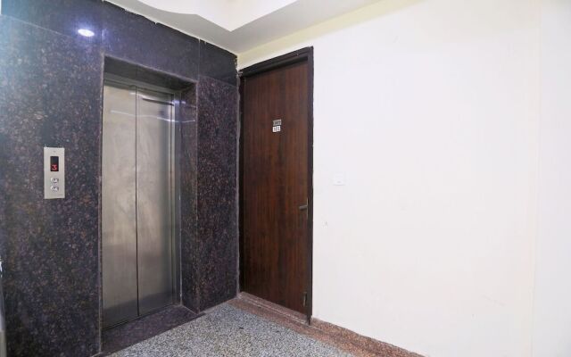 Oyo 13306 Rampal Palace