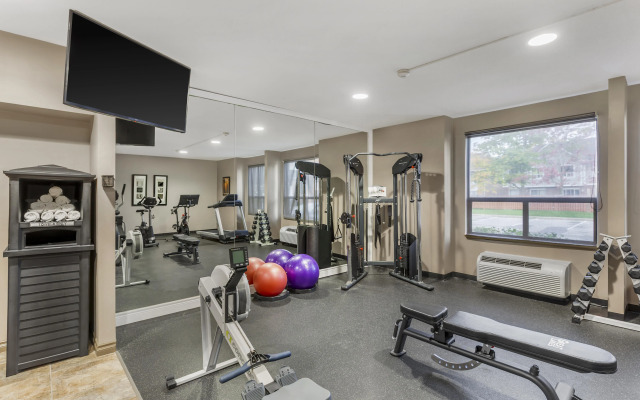 Best Western Plus Rose City Suites