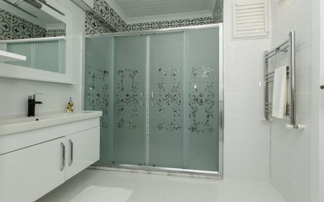 Golden Star Suites