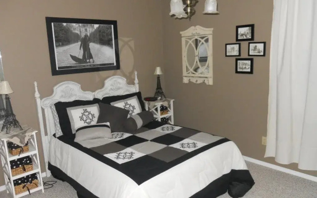 Serenity Hillside B&B