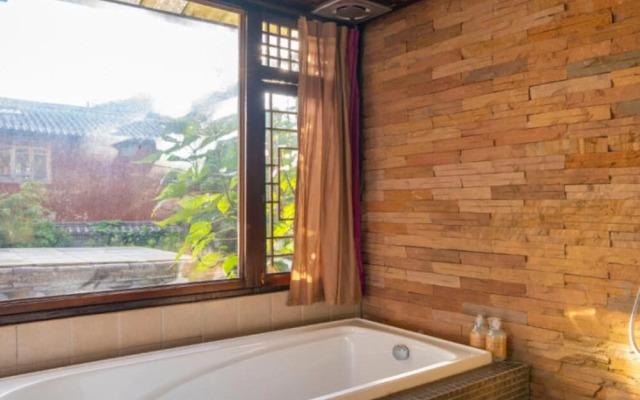 Floral Hotel Limaroonthai shuhe