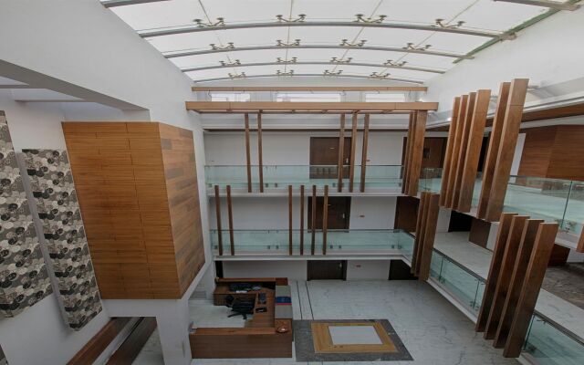 Stately Suites Golf Course Road