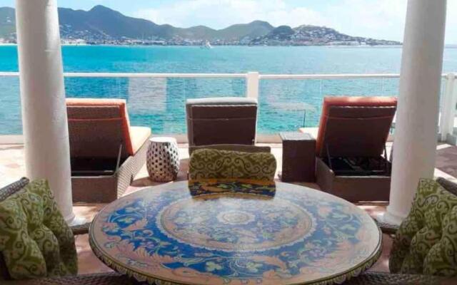 Caribbean Chic ocean front home 3 min to beach