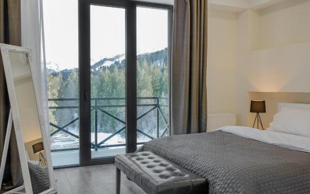 Kokhta Plaza Boutique Hotel