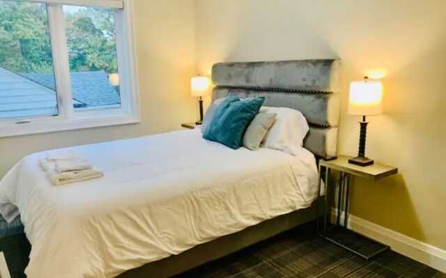 Professional Three Bedroom Condo Suite