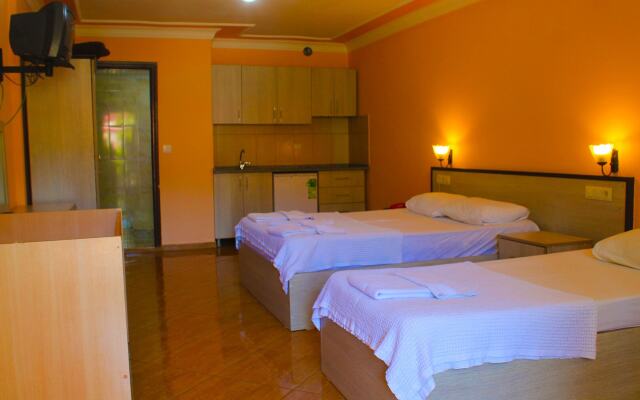 Carmina Hotel