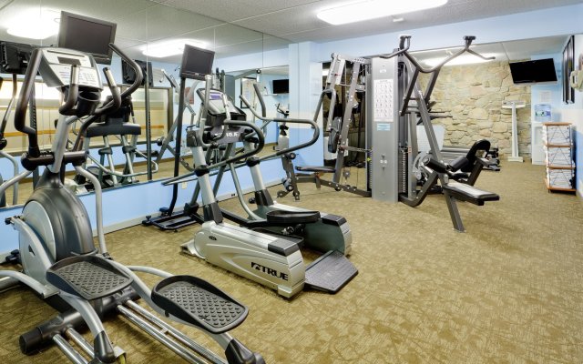 Holiday Inn Westbury - Long Island by IHG
